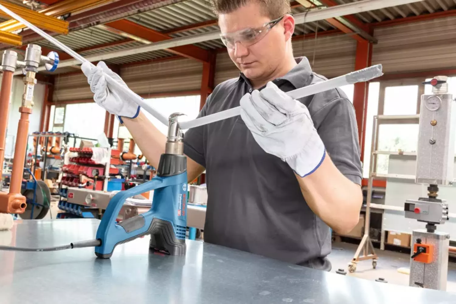 Bosch GHG 23-66 Heteluchtpistool inclusief accessoires in L-Boxx