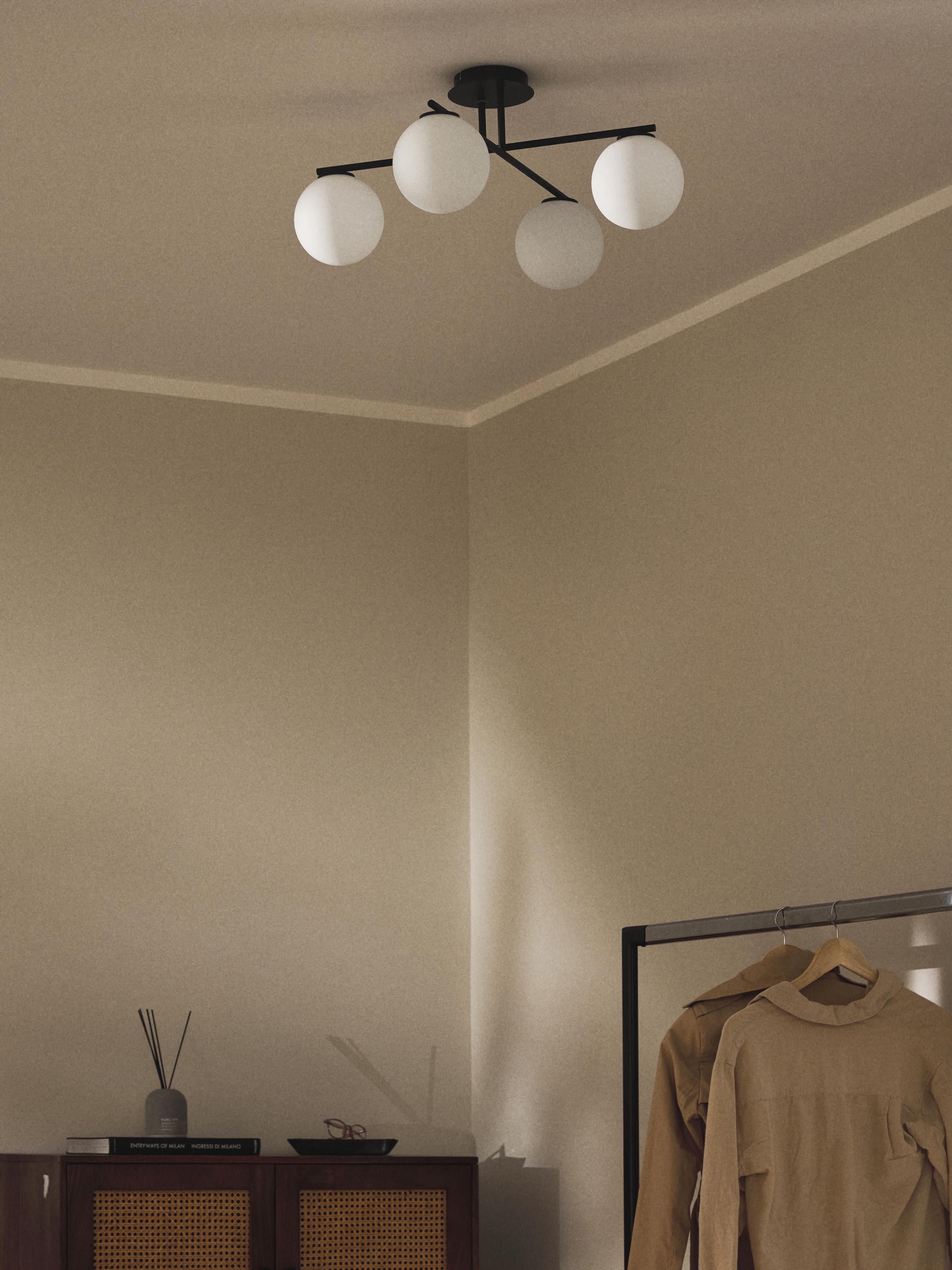 Plafondlamp Atlanta van opaalglas