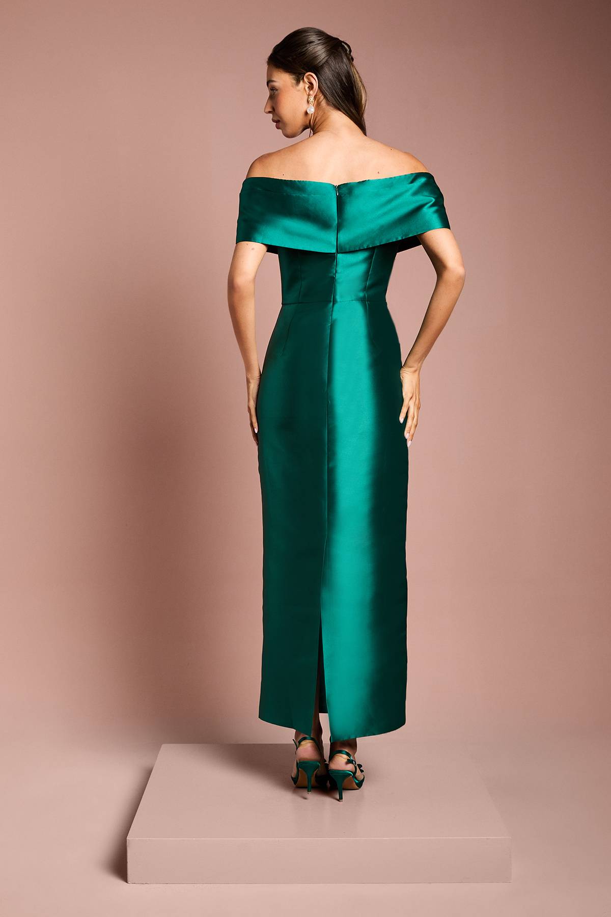 Coast Robe Longue de Demoiselle d'Honneur Colonne en Sergé avec Détail Plissé Bardot