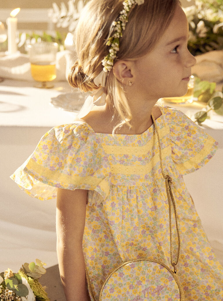 Robe jaune fleurie