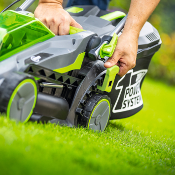 LUX 20V grasmaaier 33cm (incl. 4.0Ah accu   lader)