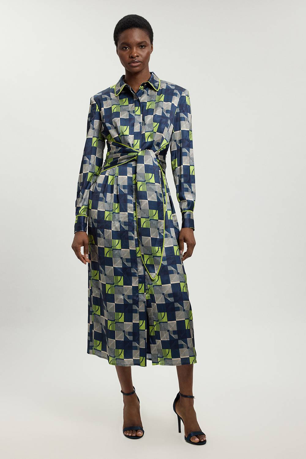 KarenMillen Robe Midi Tissée En Satin Martelé À Imprimé Géométrique Avec Taille Nouée Petite