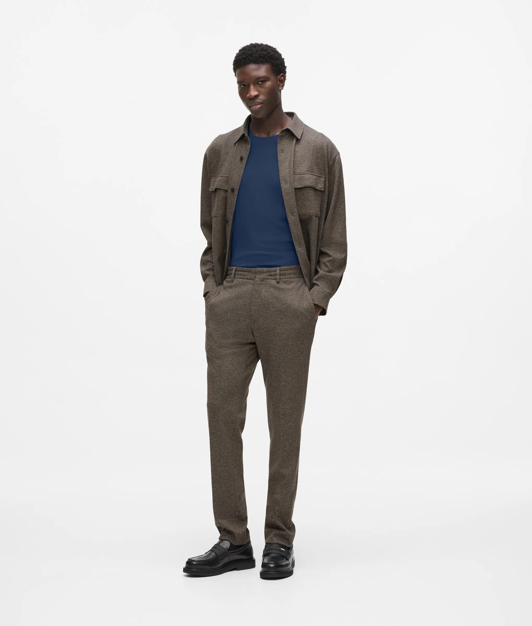 Op maat gemaakte broek met een slim-fit pasvorm