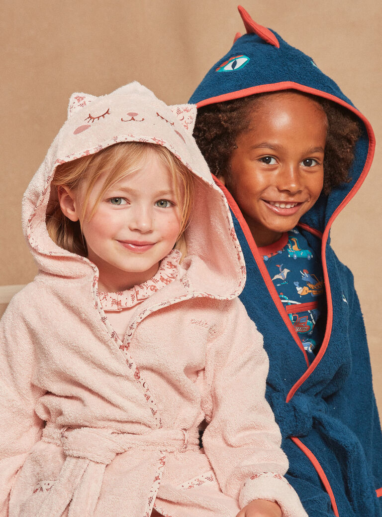 Peignoir à capuche en éponge rose