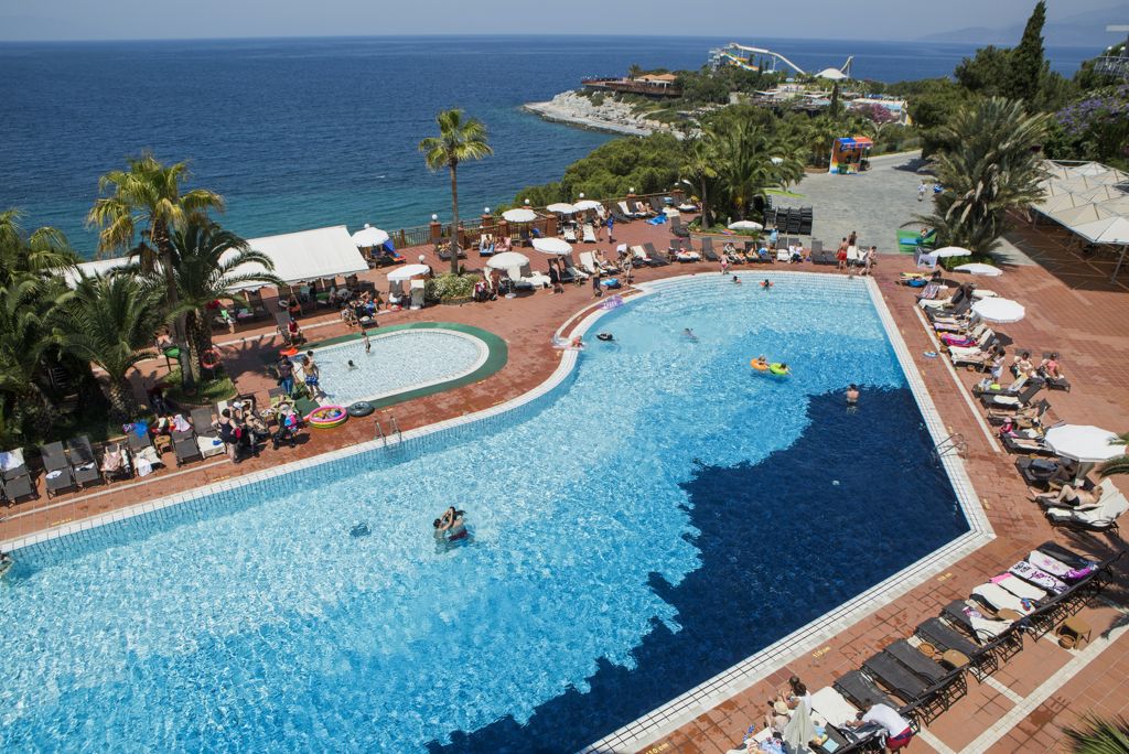Pine Bay Holiday Resort Ultra All Inclusive - Hotel