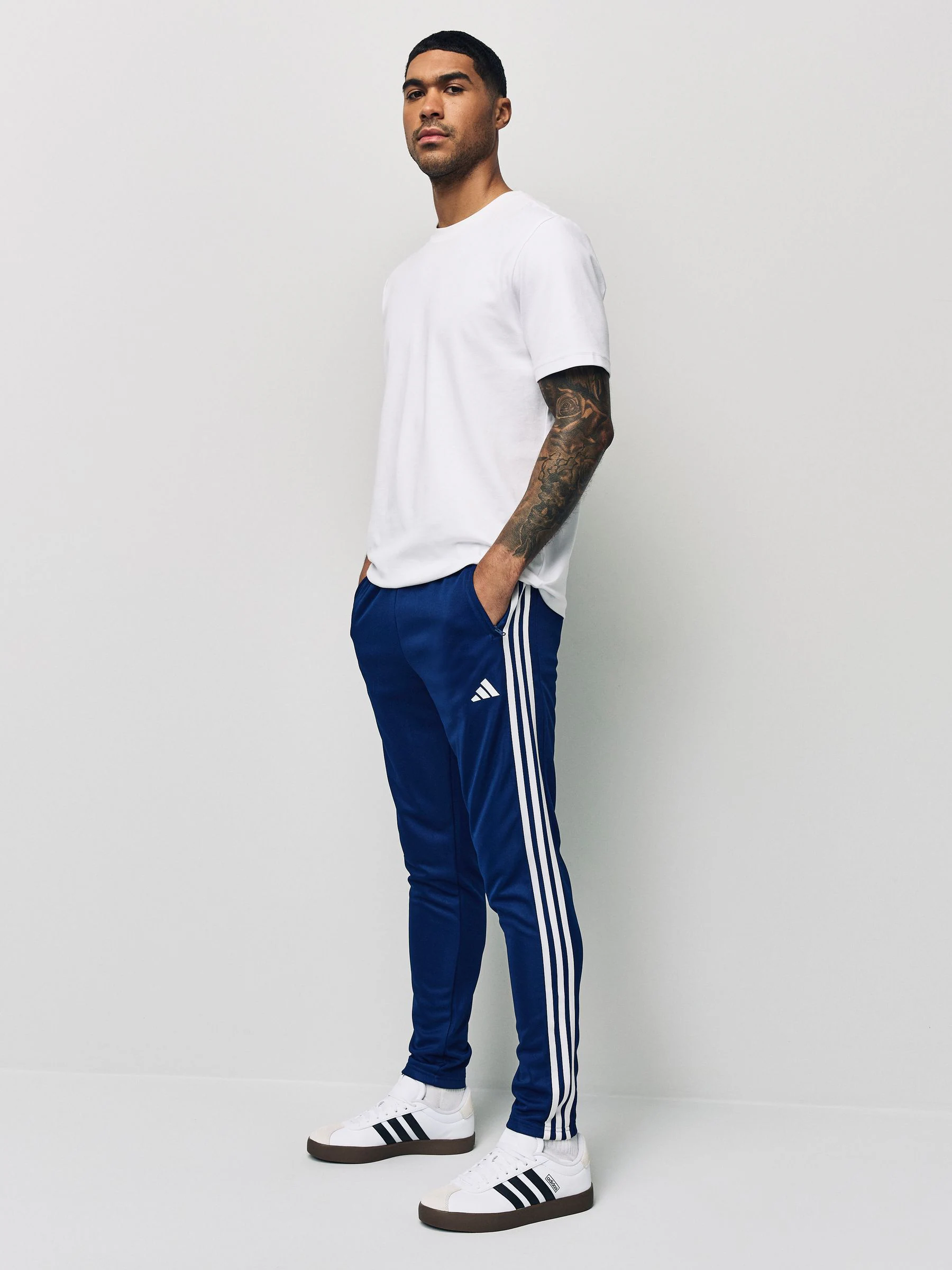 Blauw - adidas Train Essentials trainingsjoggingbroek met 3 strepen