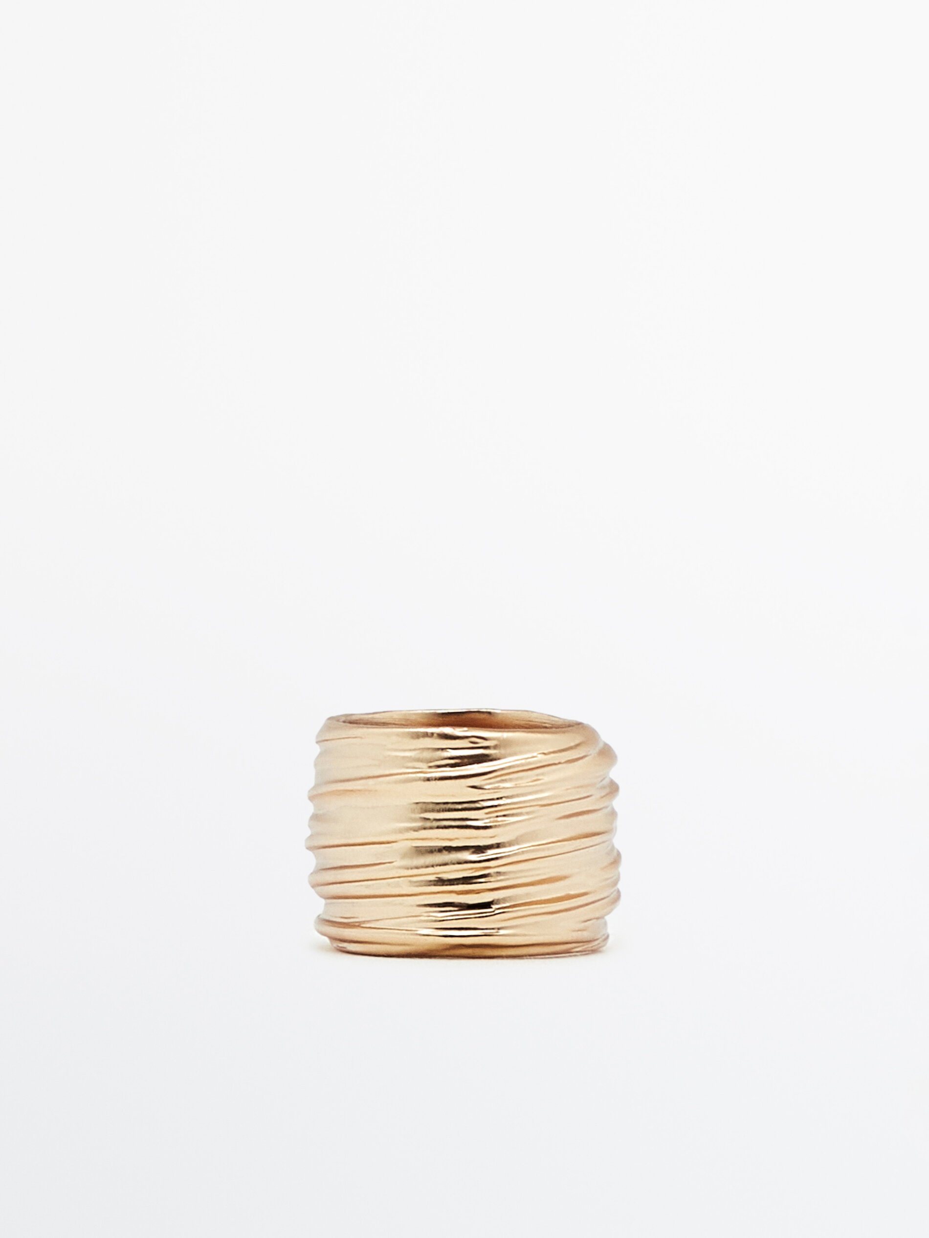 Anel com textura dourada - DORADO