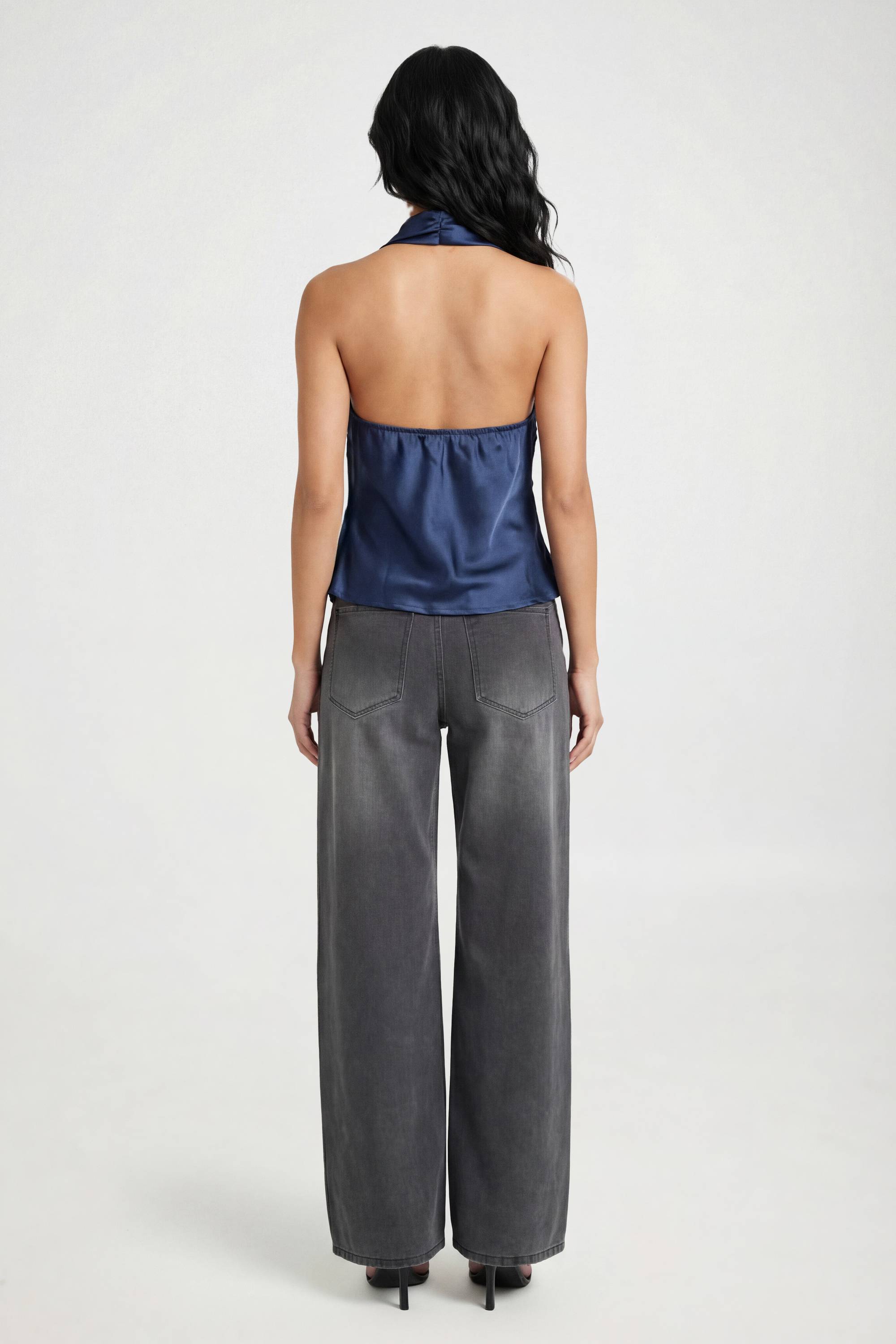 boohoo Haut En Satin À Encolure Américaine Avec Bordure Dorée
