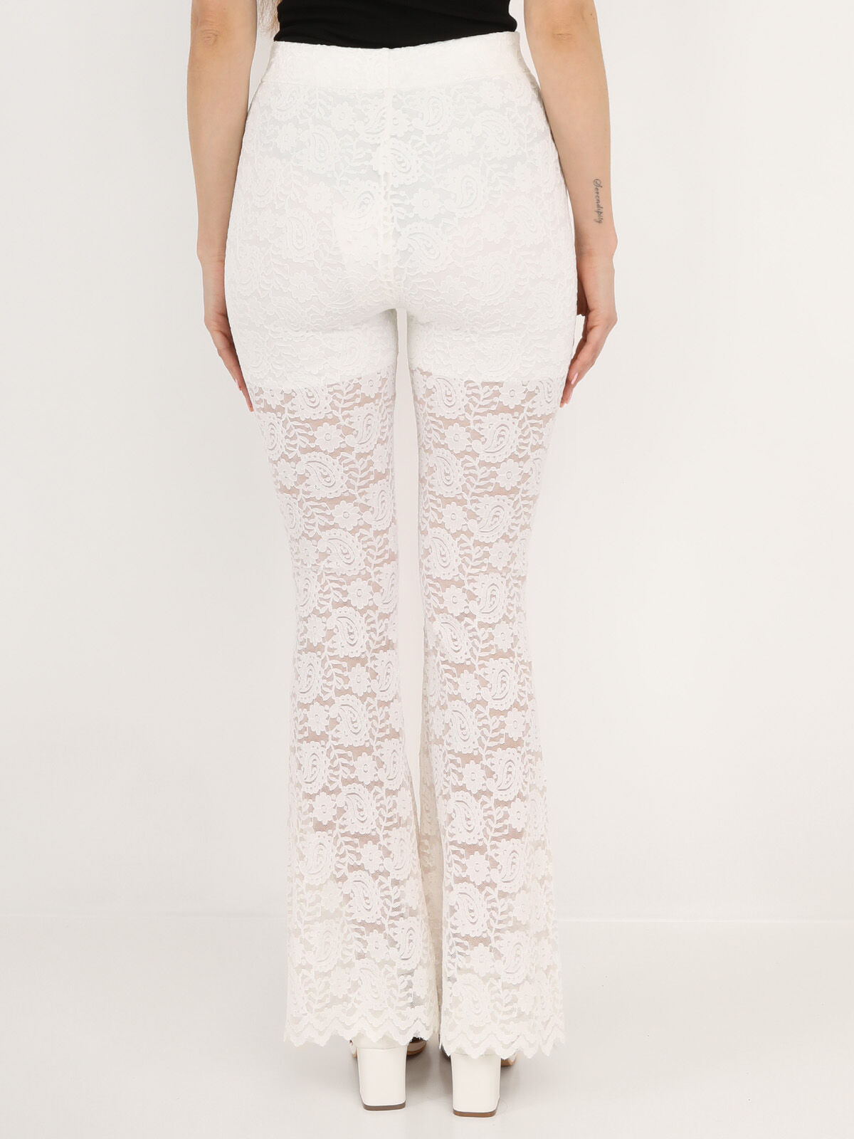 Pantalon flare en dentelle- Blanc