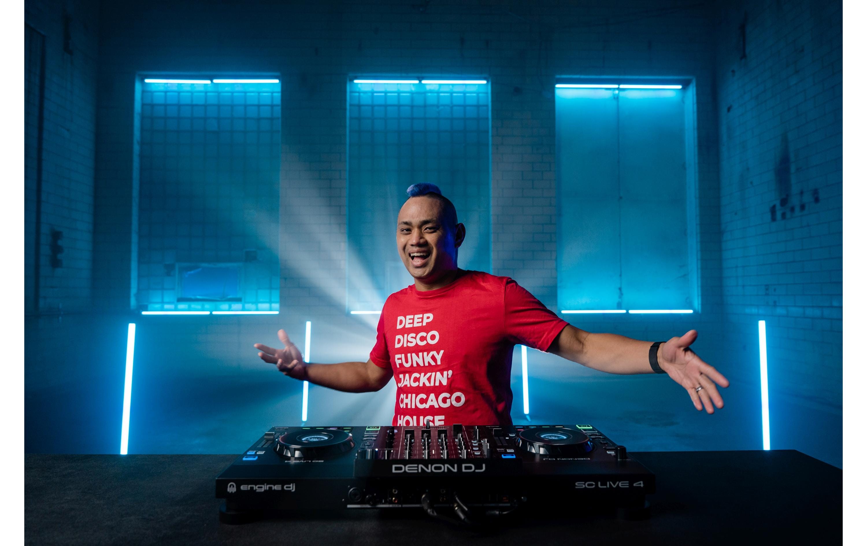 DJ-Controller SC Live 4 Schwarz<br>4-Deck Standalone DJ Controller mit WiFi