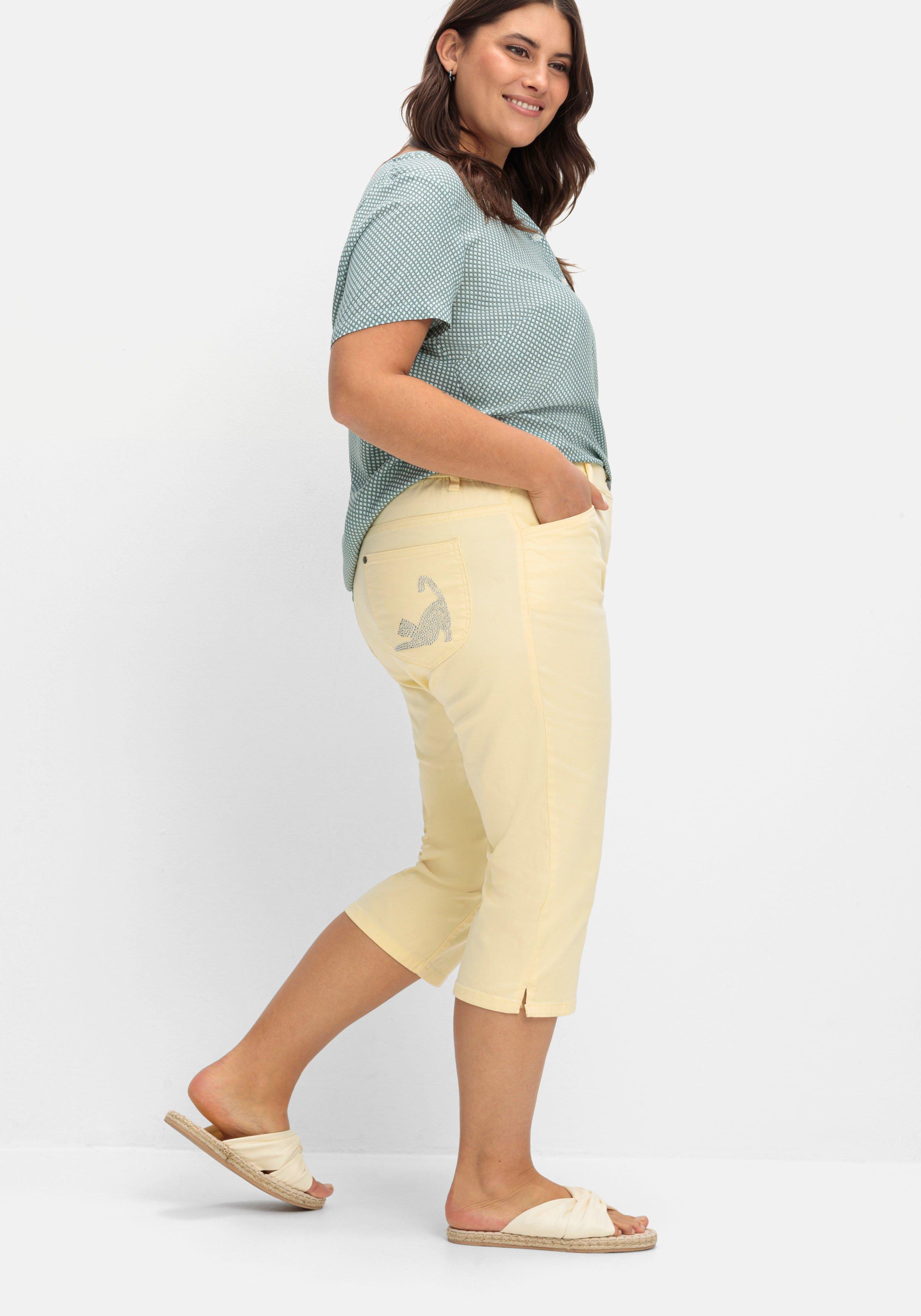 Caprijeans mit Teilgummibund und Glitzersteinen