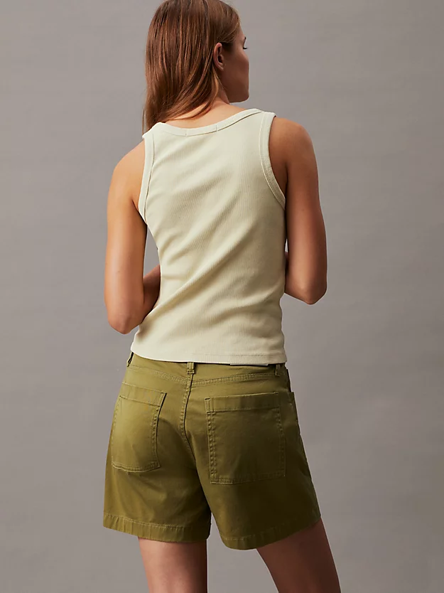 shorts estilo mom em sarja de algodão