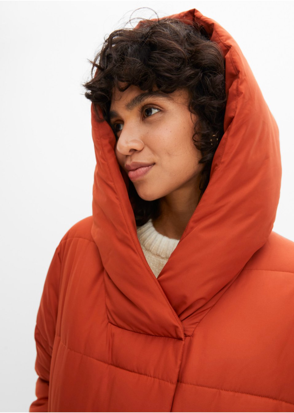 Manteau oversize matelassé avec capuche, en polyester recyclé