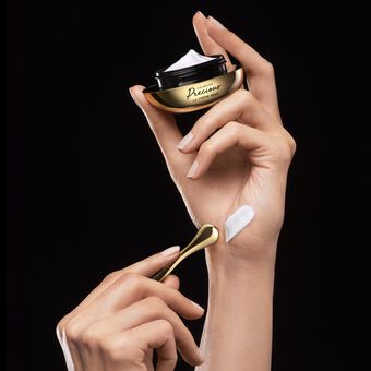 La Crème Yeux Clarins Precious