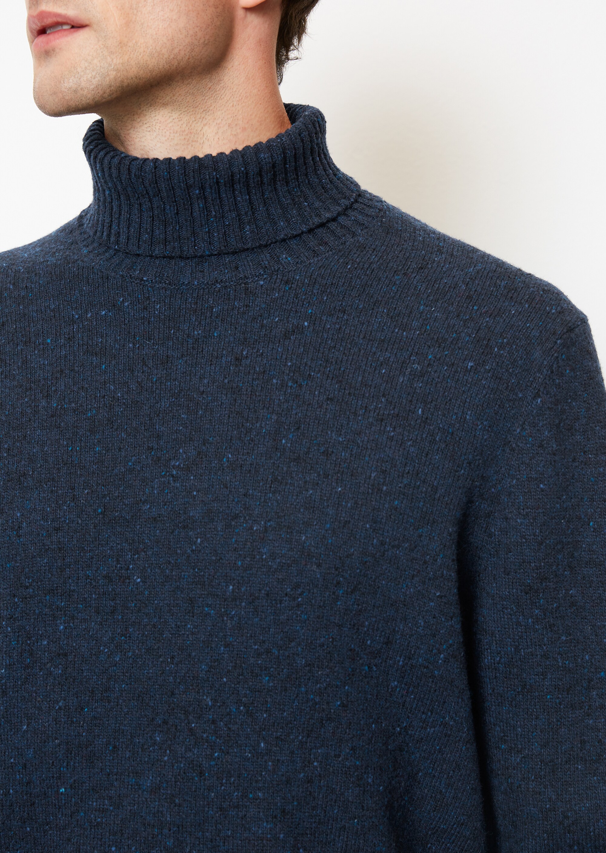 Rollkragen-Pullover regular aus gesprenkeltem Tweedgarn