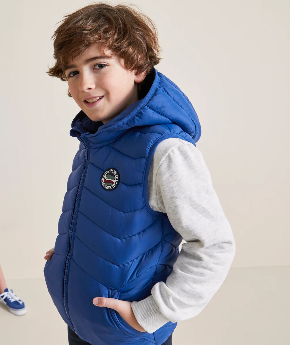 DOUDOUNE À CAPUCHE SANS MANCHES GARÇON EN REMBOURRAGE RECYCLÉ BLEUE