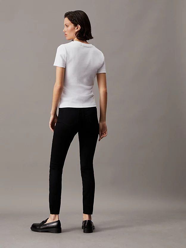 Calça jeans super skinny de cintura alta até o tornozelo