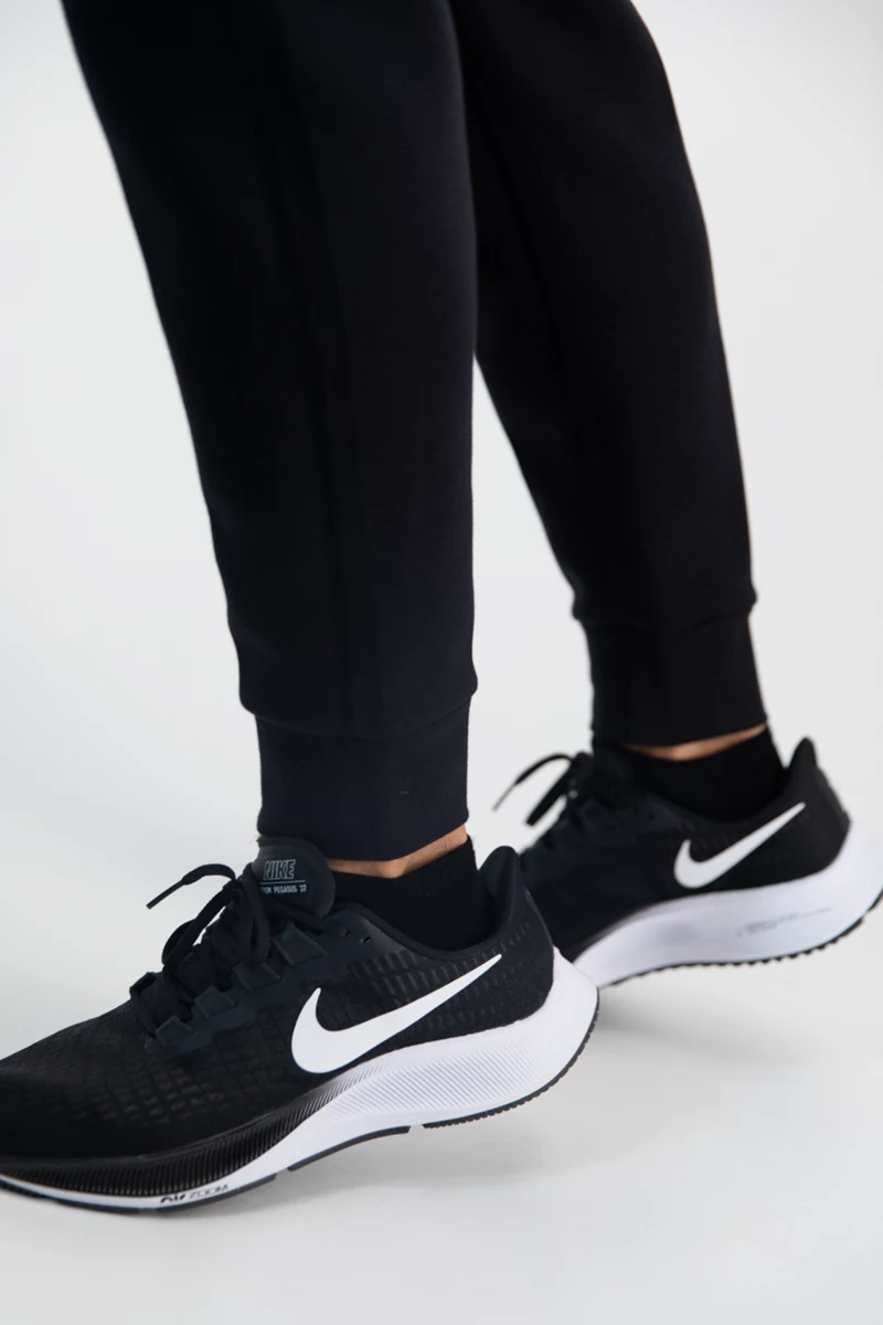 Nike Sportswear Tech Fleece Herren Trainerhose