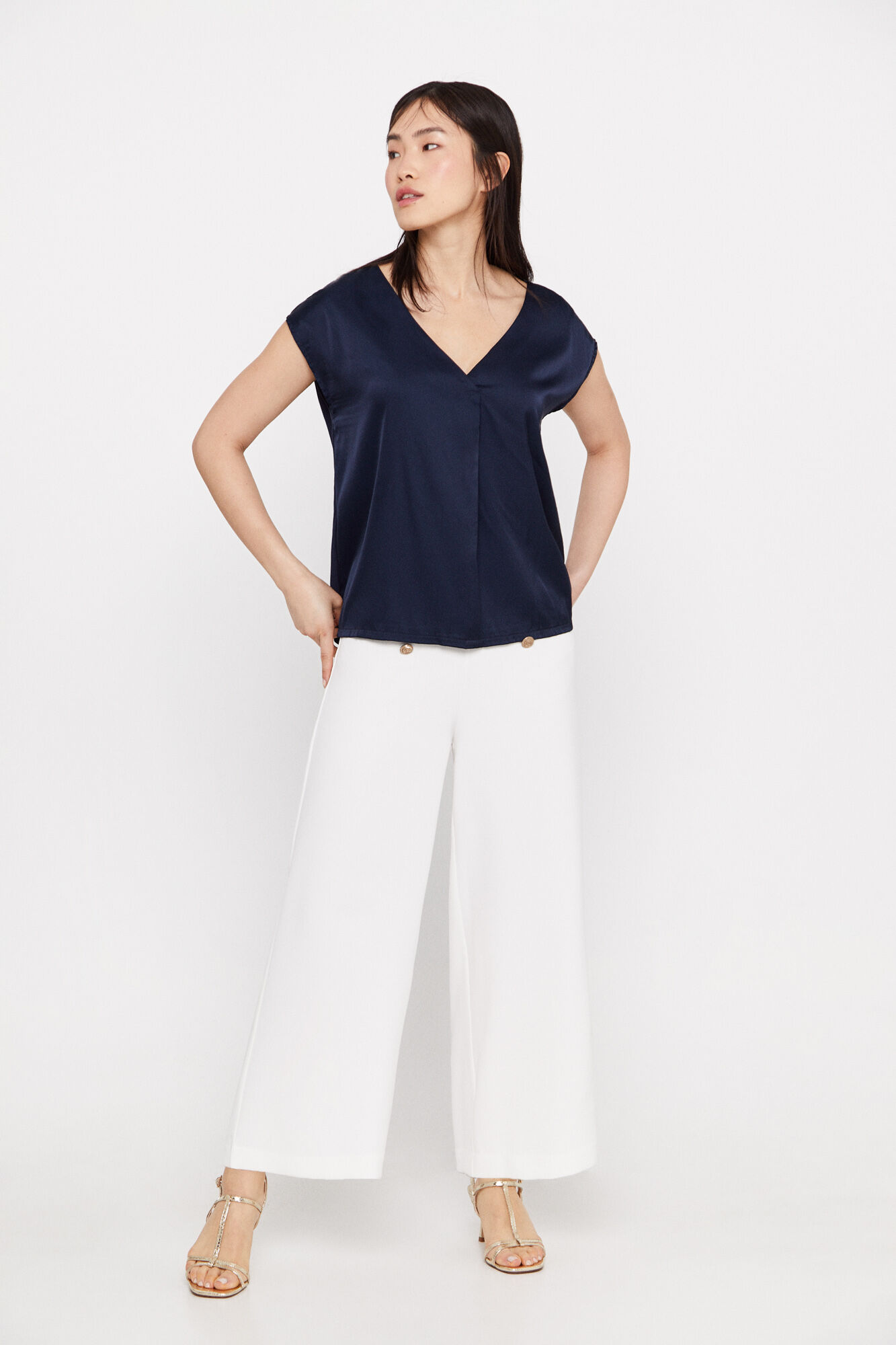 Blusa com detalhes em renda - Azul marinho