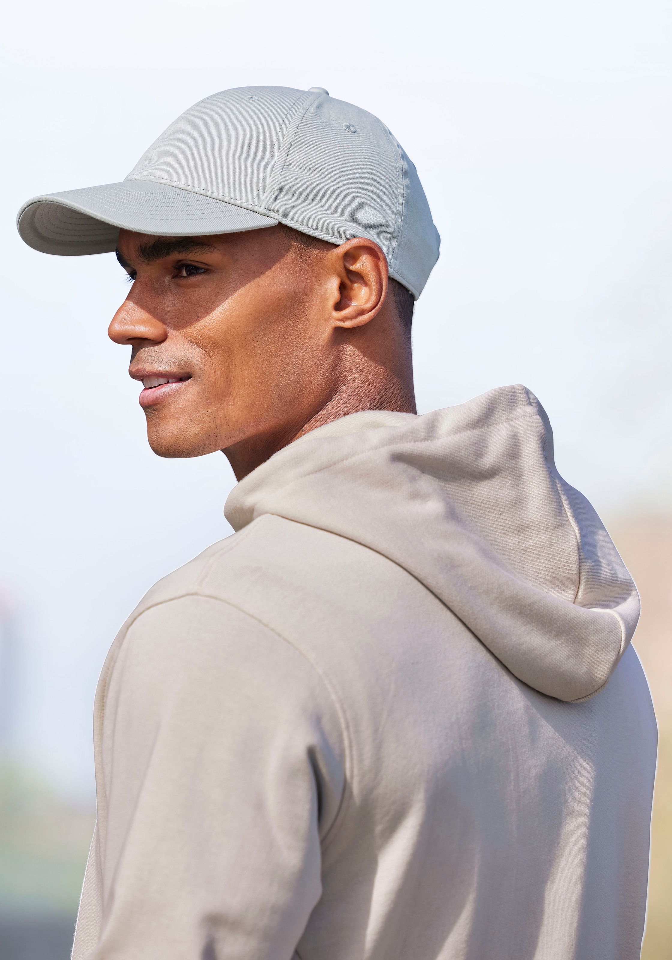 AUTHENTIC LE JOGGER Kapuzensweatjacke , Sweatjacke mit Eingrifftaschen aus Baumwoll-Mix
