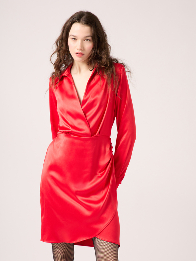 Robe courte en satin