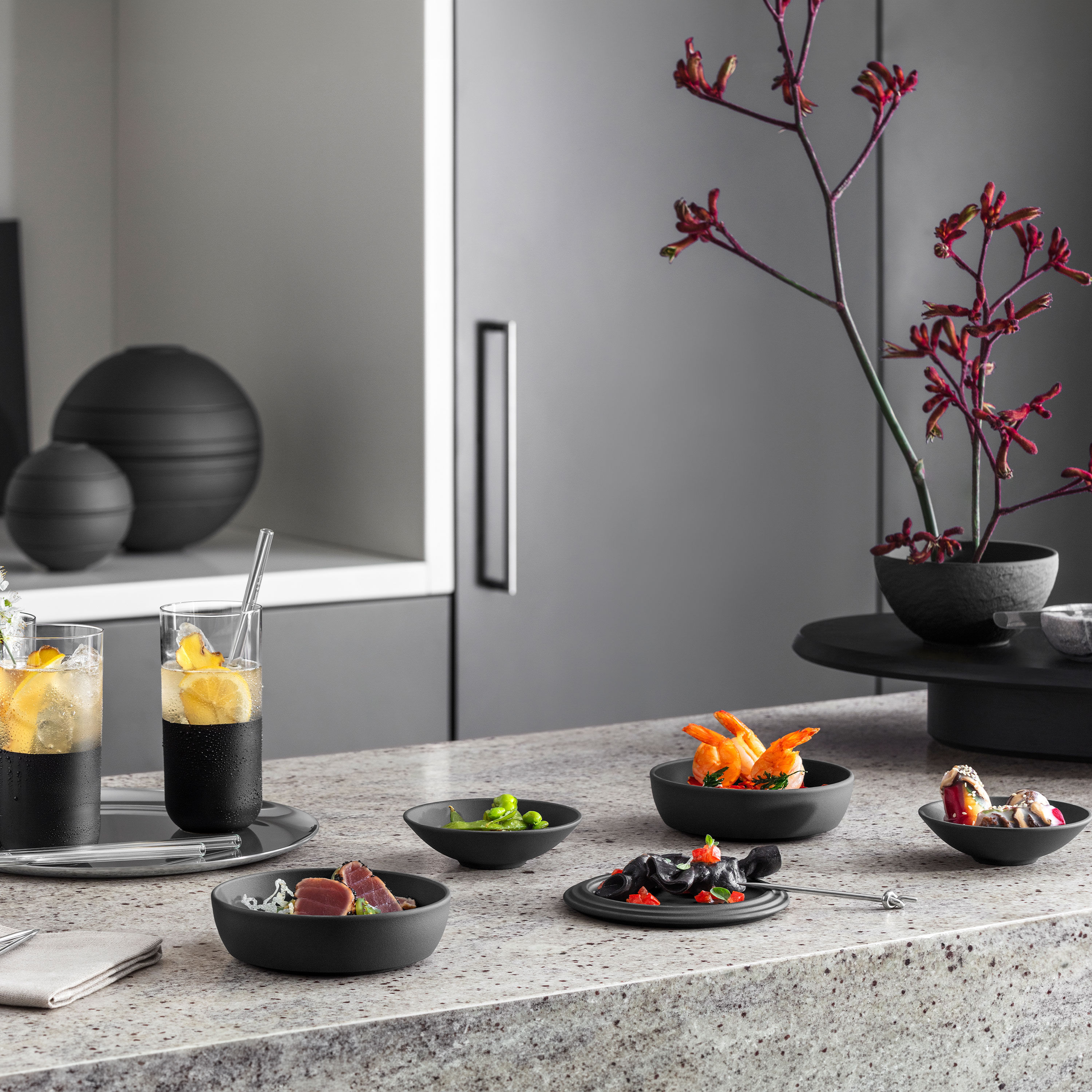 La Boule Dinnerware set Black, Premium Porcelain