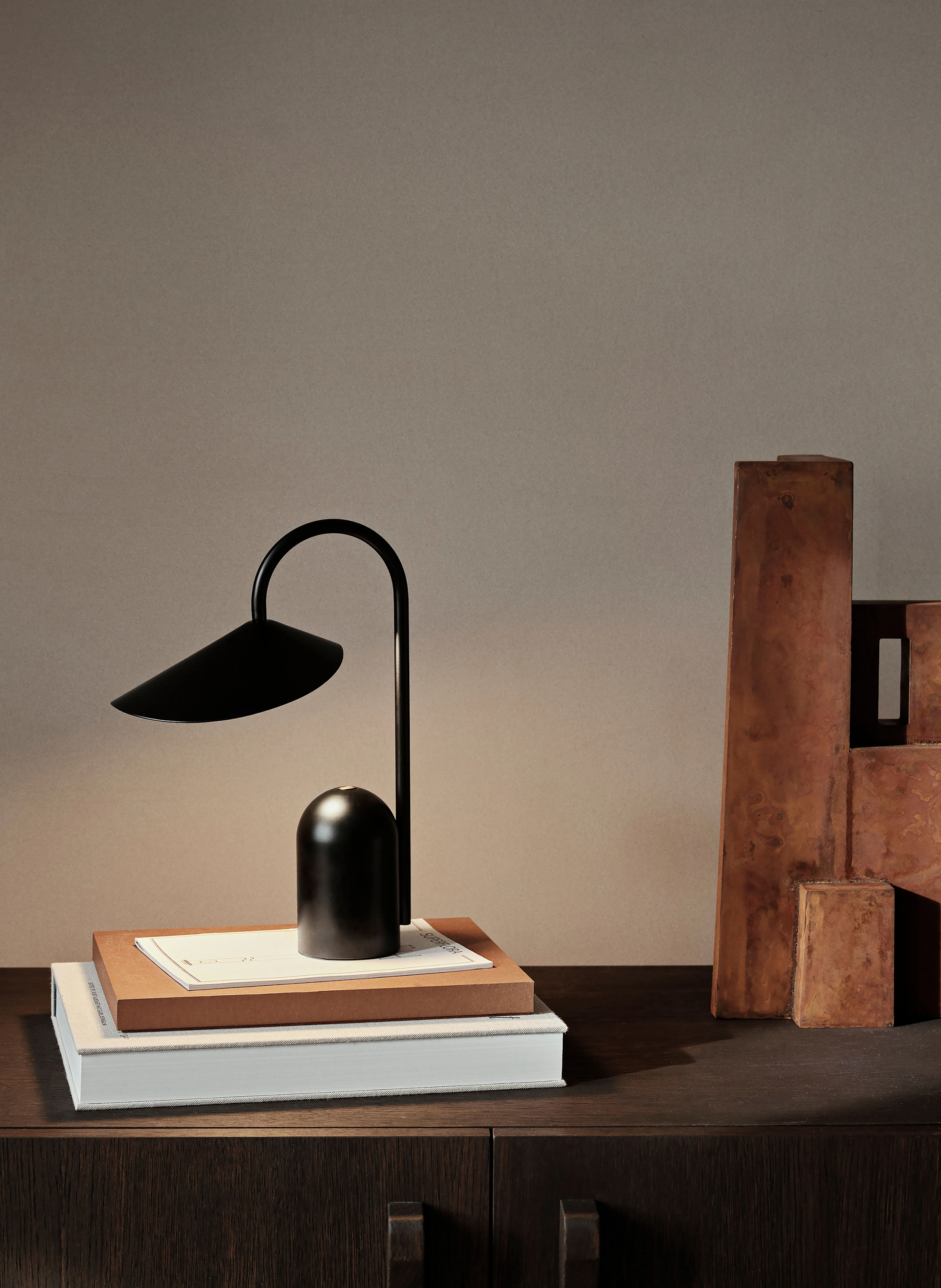 Ferm LIVING Tischleuchte ARUM