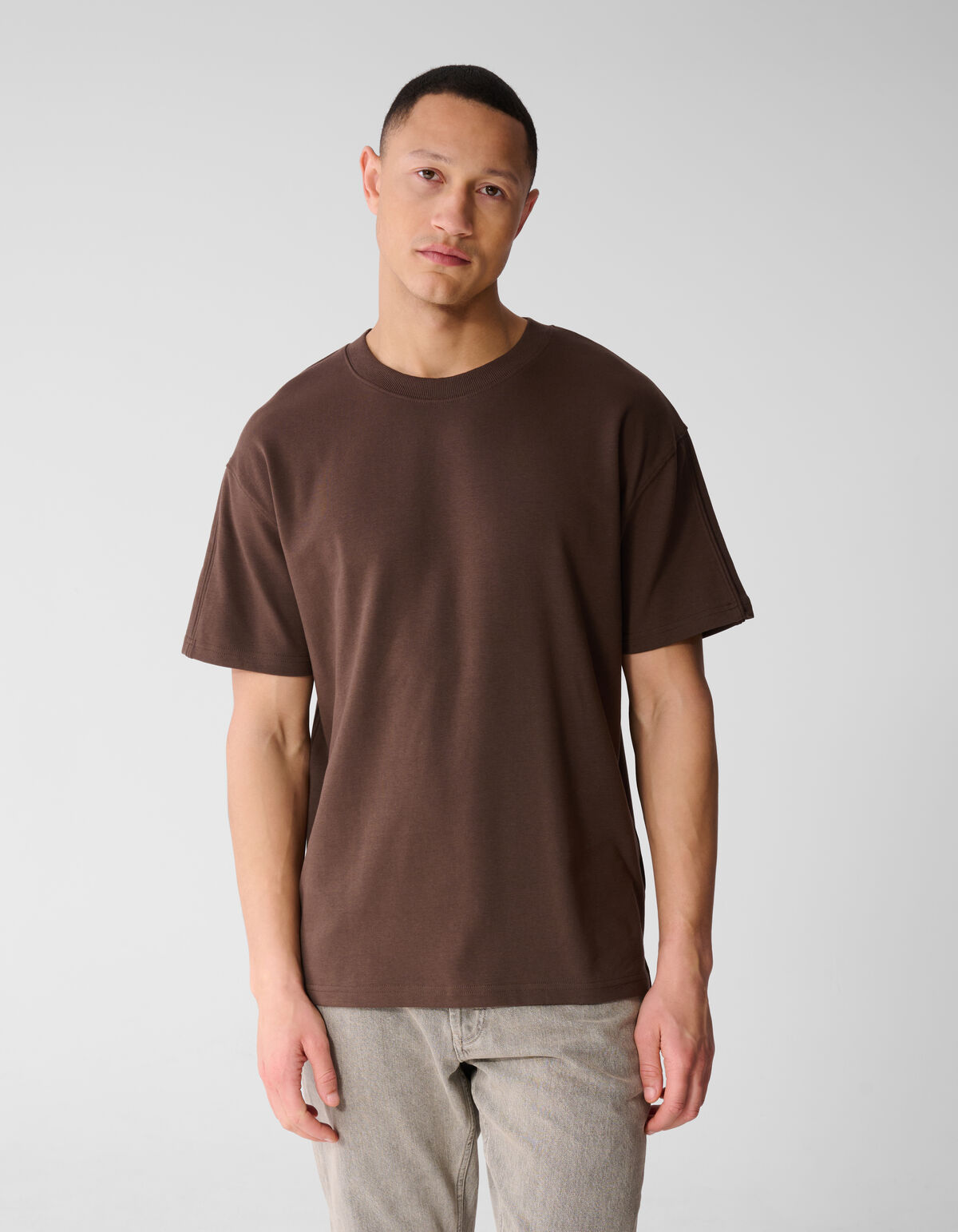 Eighty One Artwork T-shirt Donkerbruin