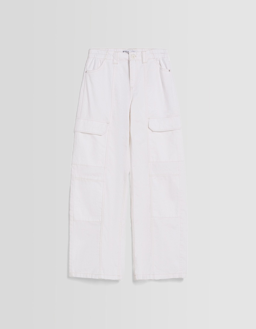 Calça cargo de algodão de cintura baixa com costura contrastante.