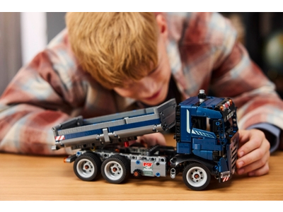 LEGO Vrachtwagen met kiepfunctie (42203)