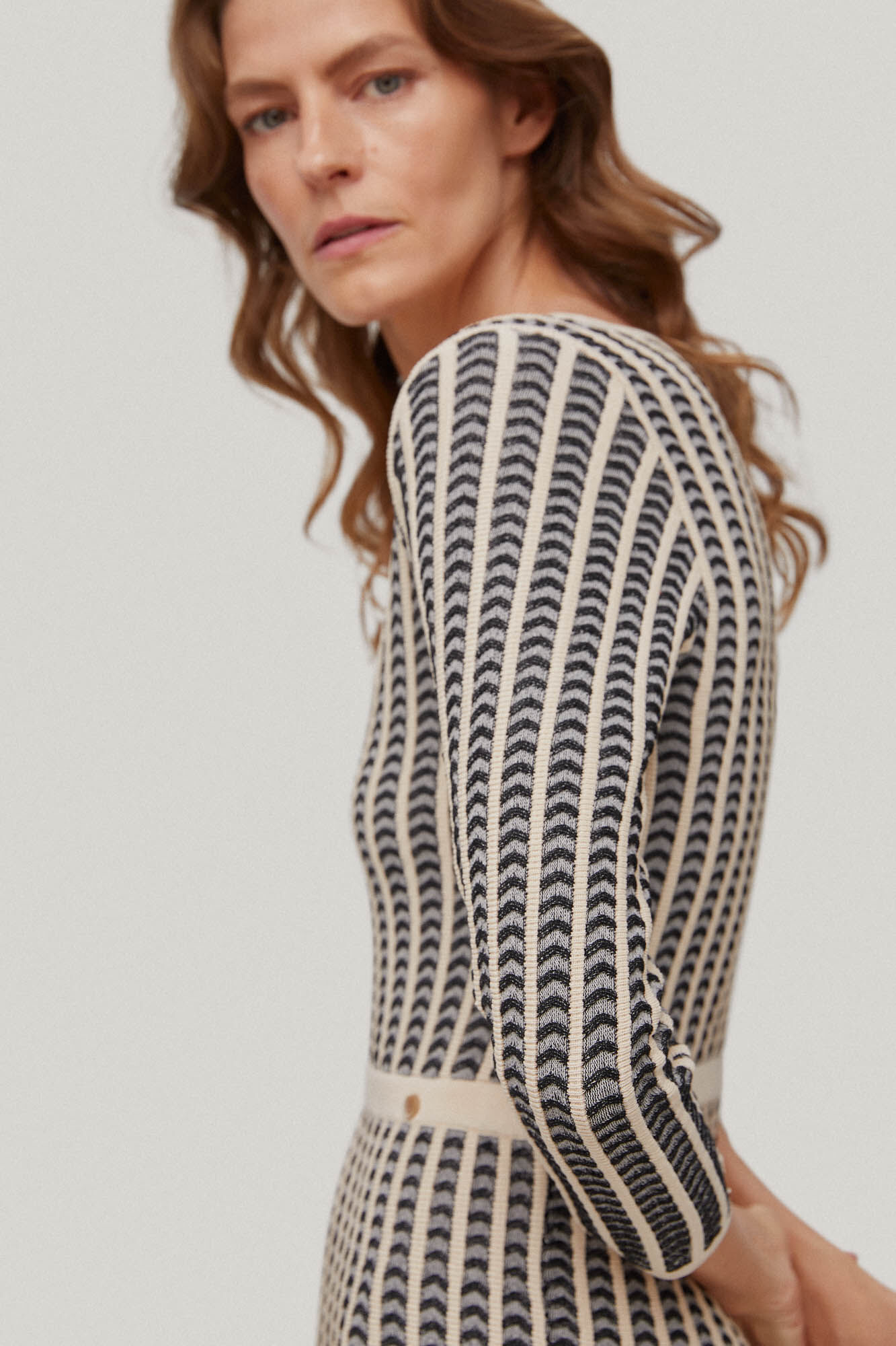 Vestido midi bicolor em ziguezague - Bege