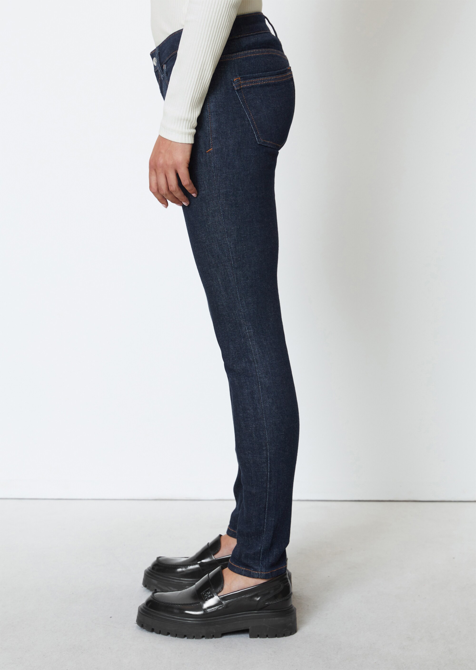 Jeans Modell SIV skinny low waist aus stretchigem Bio-Baumwolle-Mix