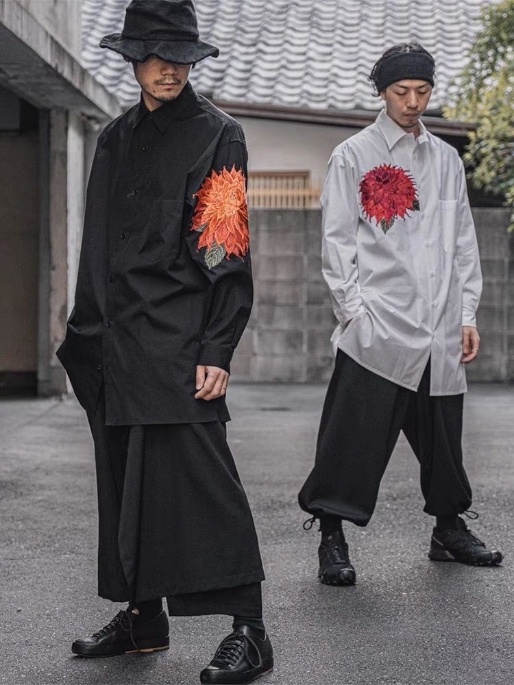 JUN.LEE - Shirt met lange mouwen en bloemenborduursel