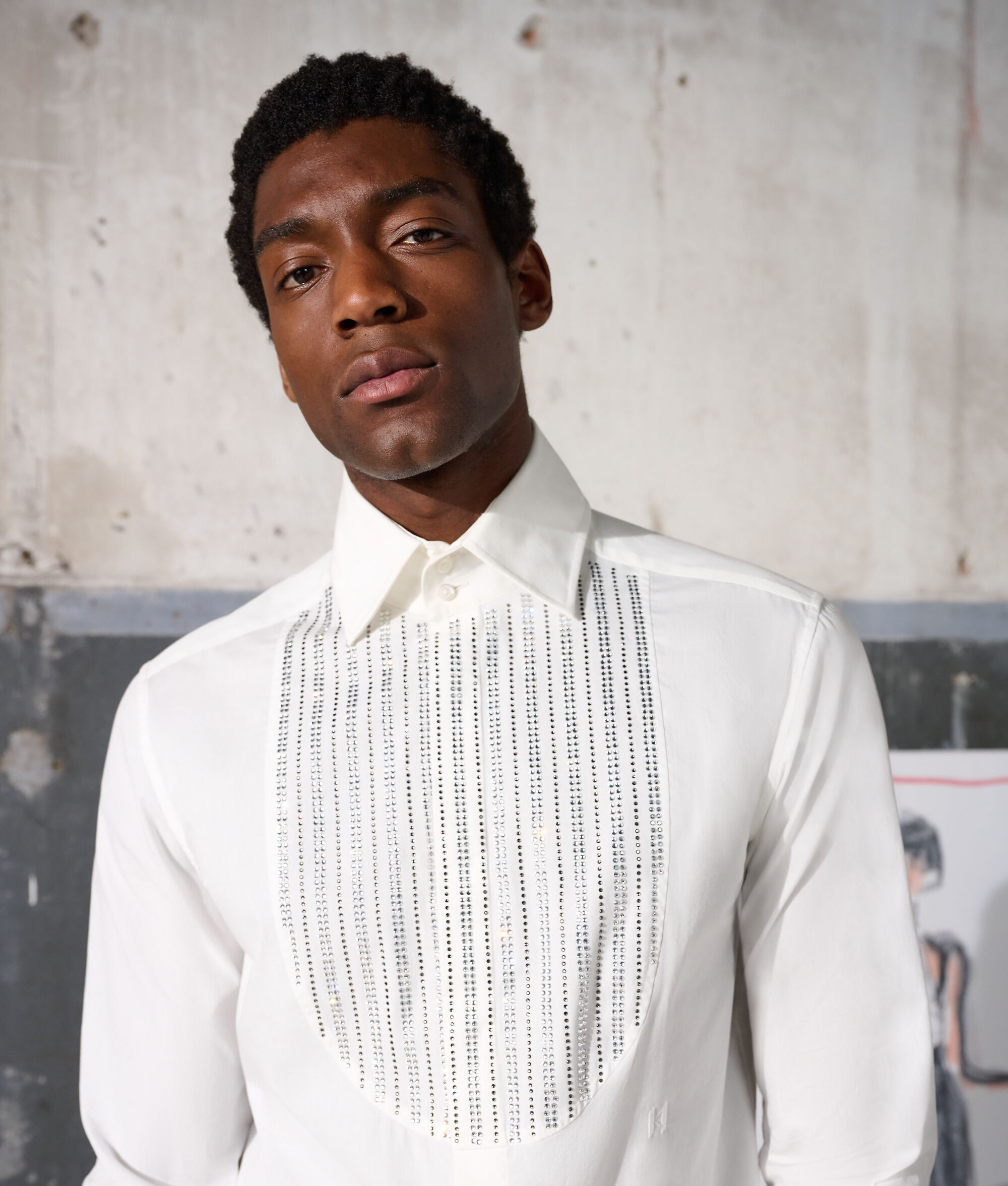 CHEMISE DE SOIRÉE AVEC STRASS SÉLECTIONNÉE PAR HUN KIM