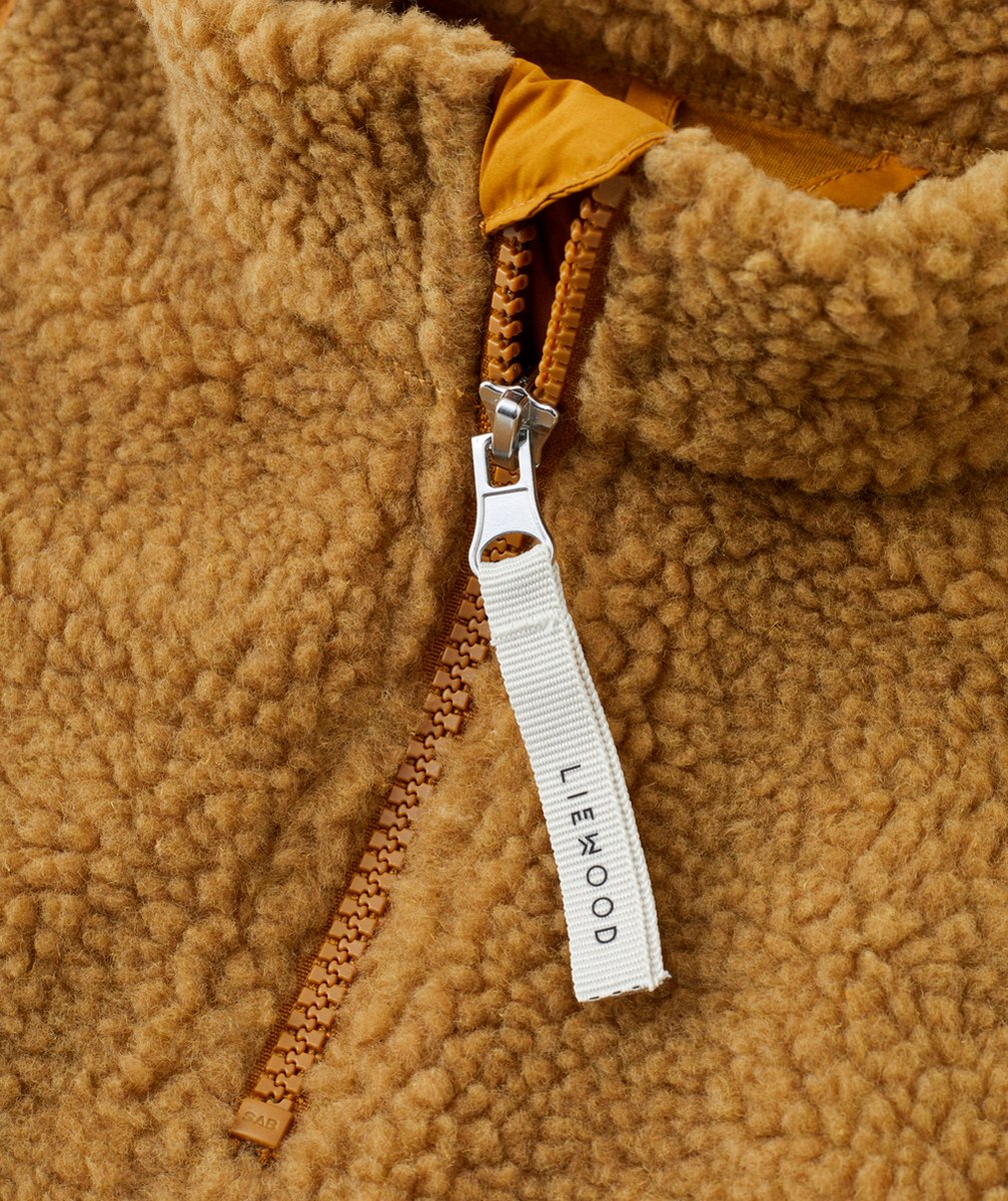 LIEWOODCACHE-COU EN SHERPA VILO CAMEL
