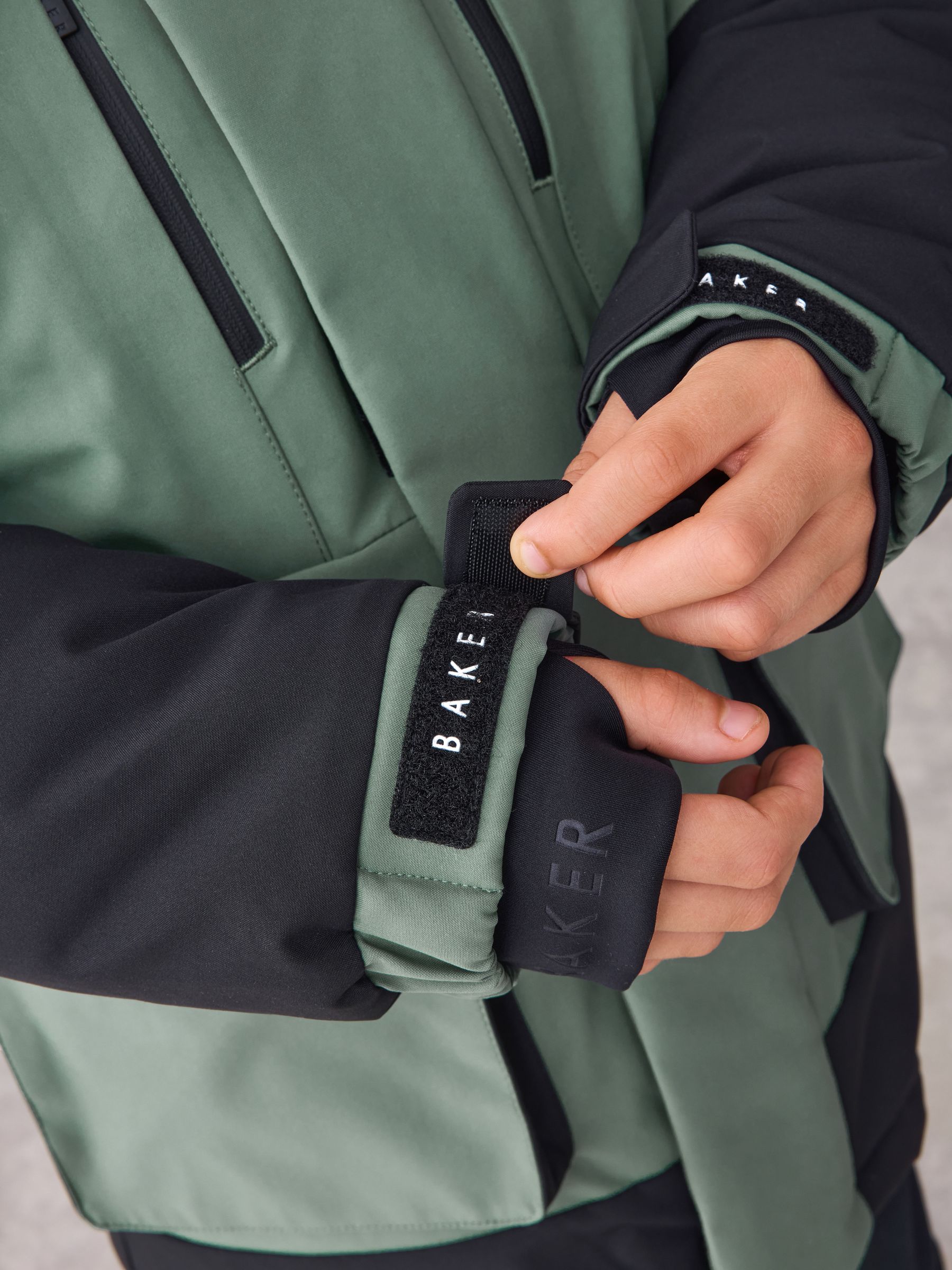 Saliegroen/zwart - Baker by Ted Baker regenbestendige colourblockparka