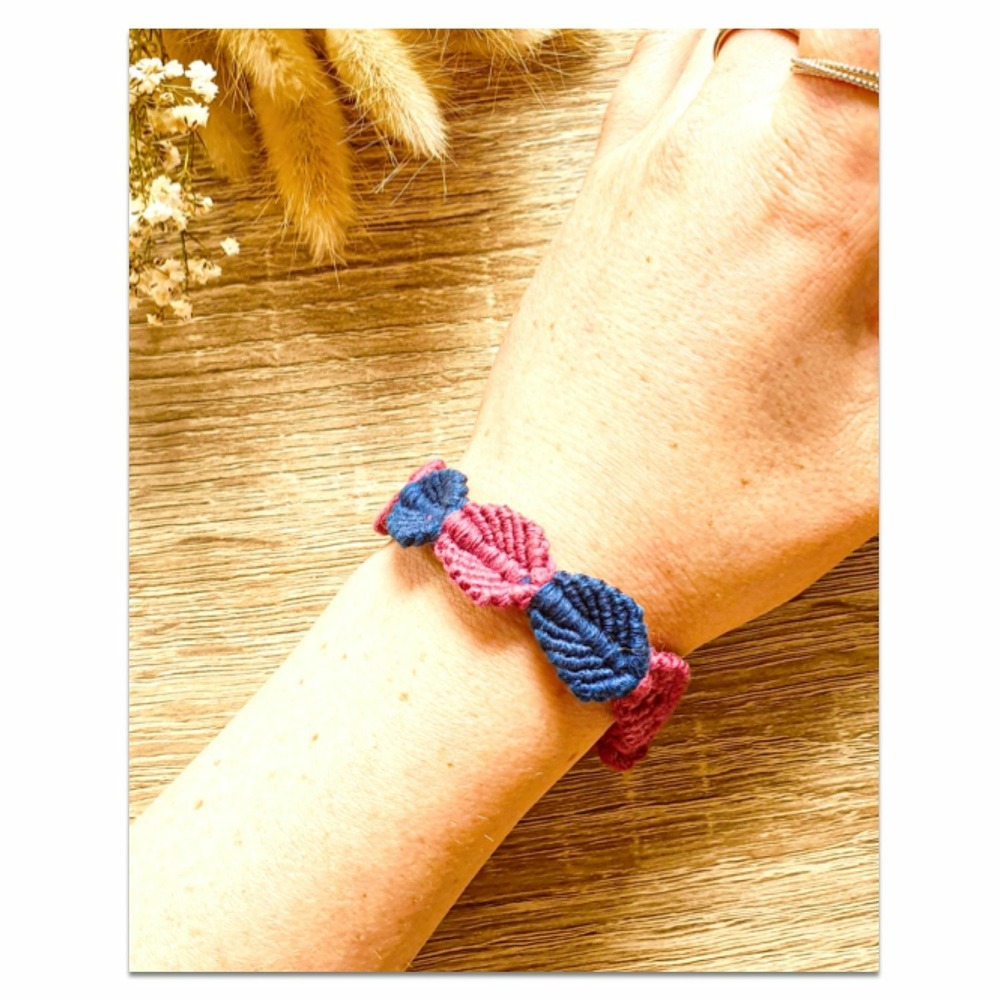 Bijoux macramé - bracelet feuilles bleu et rose