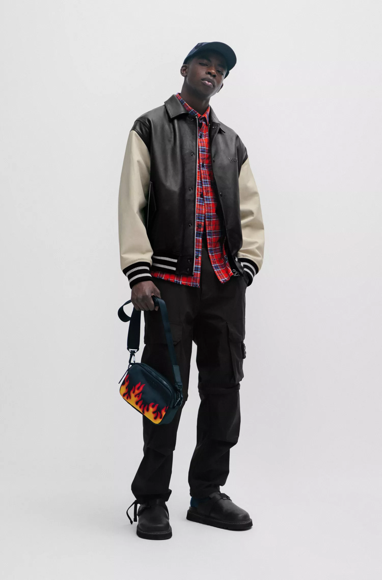 Camisa HUGO vermelha de modelagem oversized em algodão stretch xadrez.