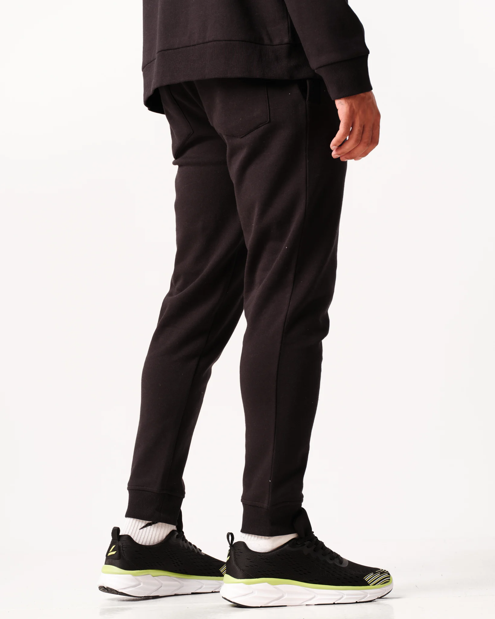 LEVITY Core Sweat Pants Black