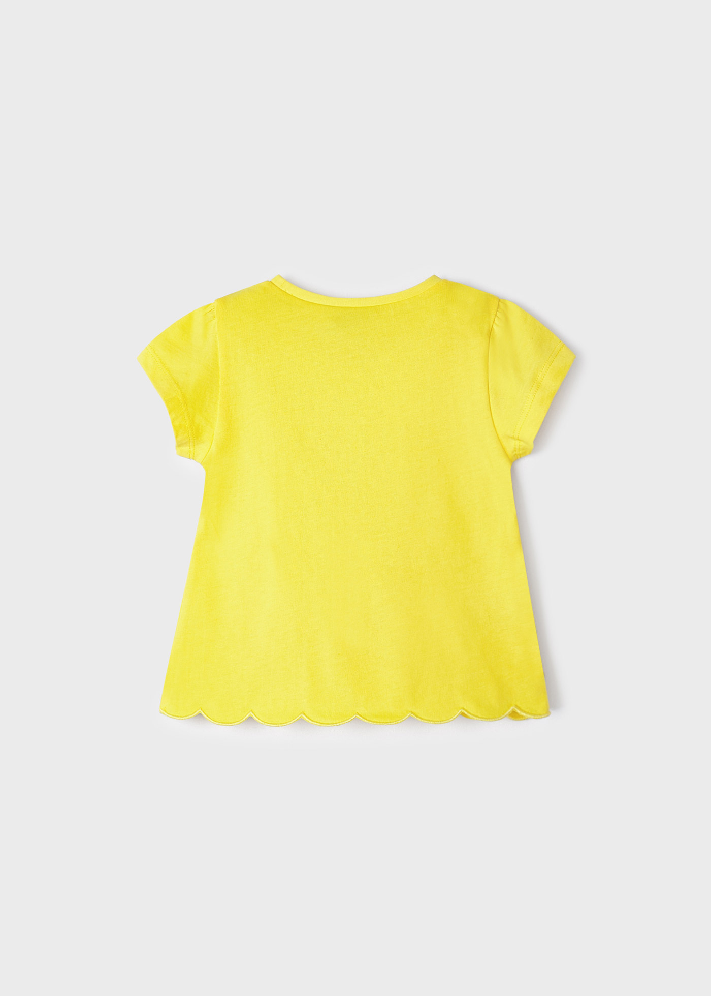 Camiseta feminina de algodão de manga curta com estampa bordada.