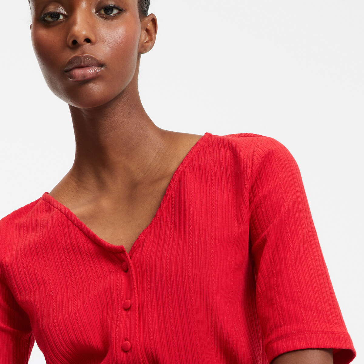 COLEÇÃO LA REDOUTE<br>Camiseta com decote em V, fechamento por botões e mangas curtas
