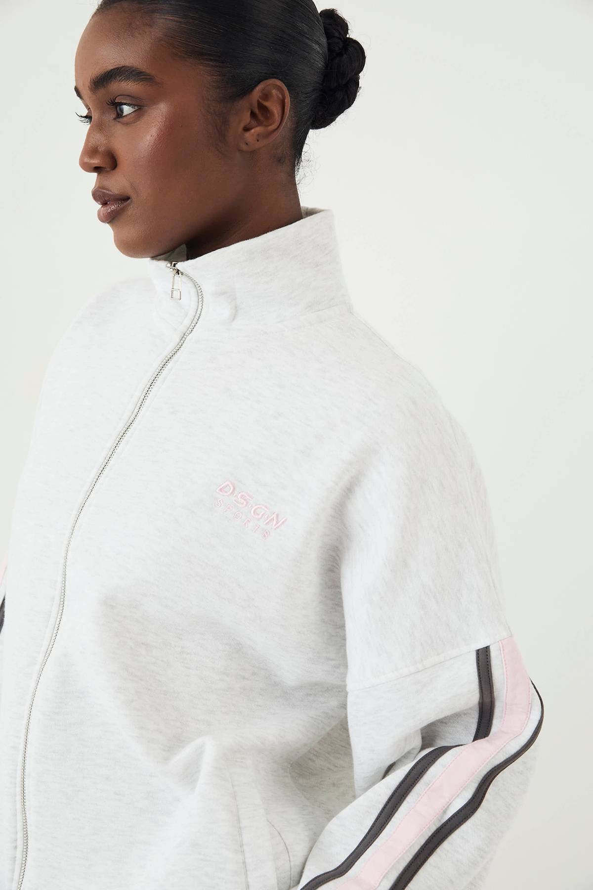 Sweat-shirt DSGN Studio Sport à Col Montant Zippé et Blocs de Couleurs