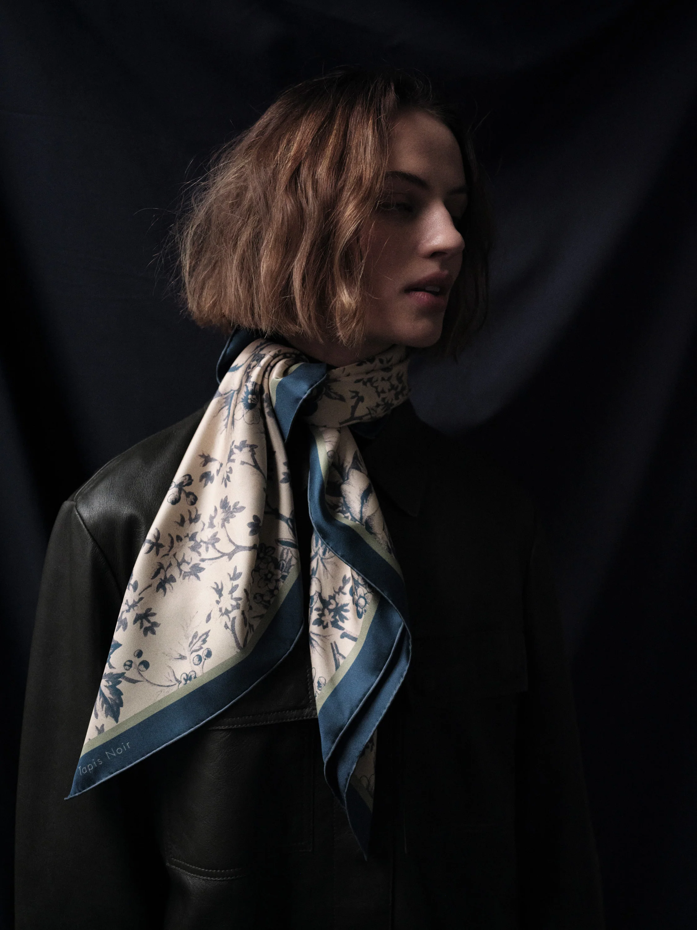 Tapis Noir  Classical Blue Toile silketørklæde - blå