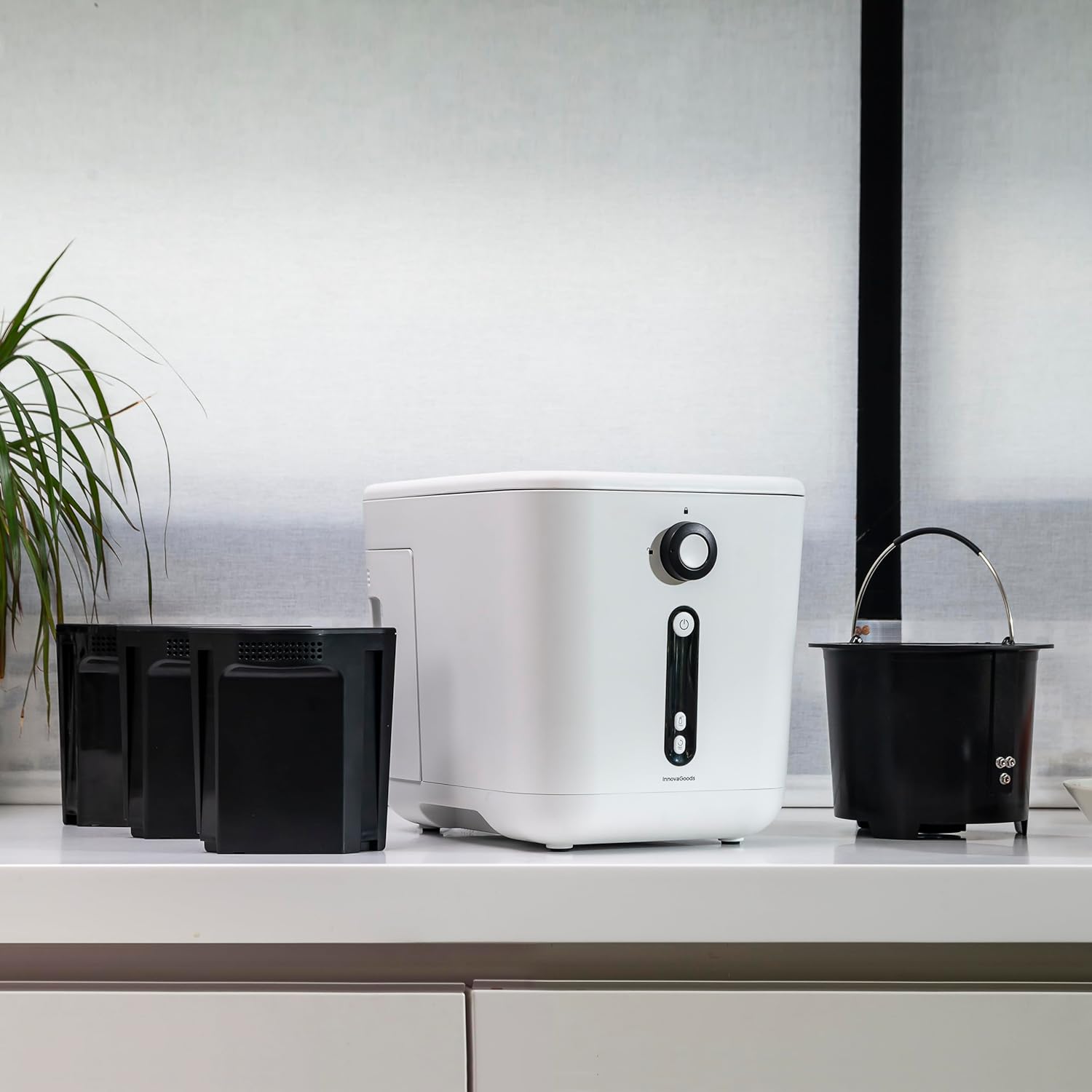 InnovaGoods® 3 Liter elektrischer Küchenkomposter, idealer Komposter für das Recycling von organischen Abfällen, geruchloser Abfalleimer, elektrischer Komposter mit Antihaftbeschichtung.