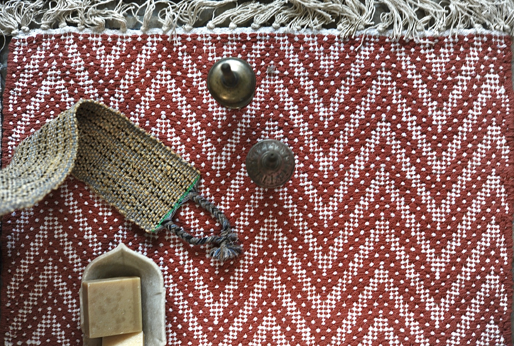 Mini-Rug 'Sutara', rot-weiß, T 60 cm, B 90 cm von fischer's lagerhaus