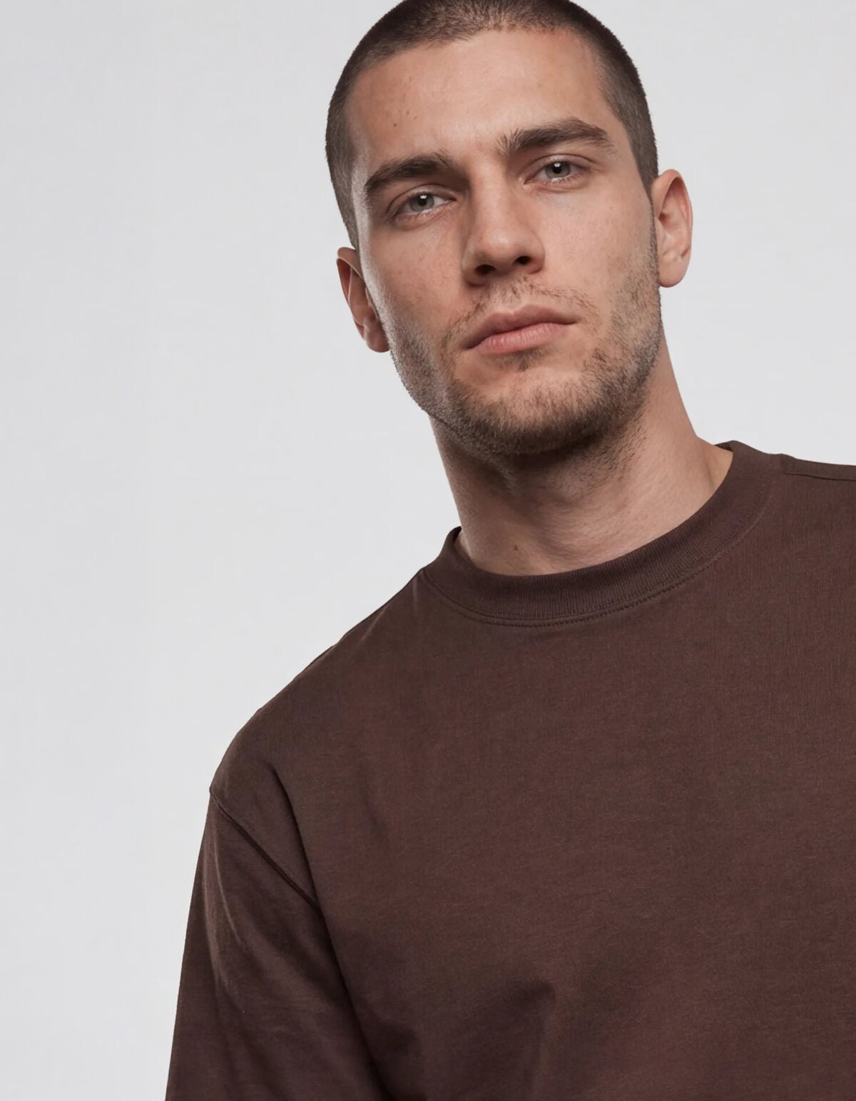 Basis Label T-shirt Donkerbruin