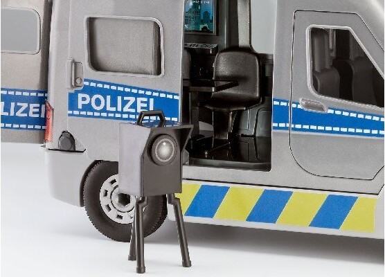 Revell Junior Kit - Politivogn - 62 Dele - 10 CM
