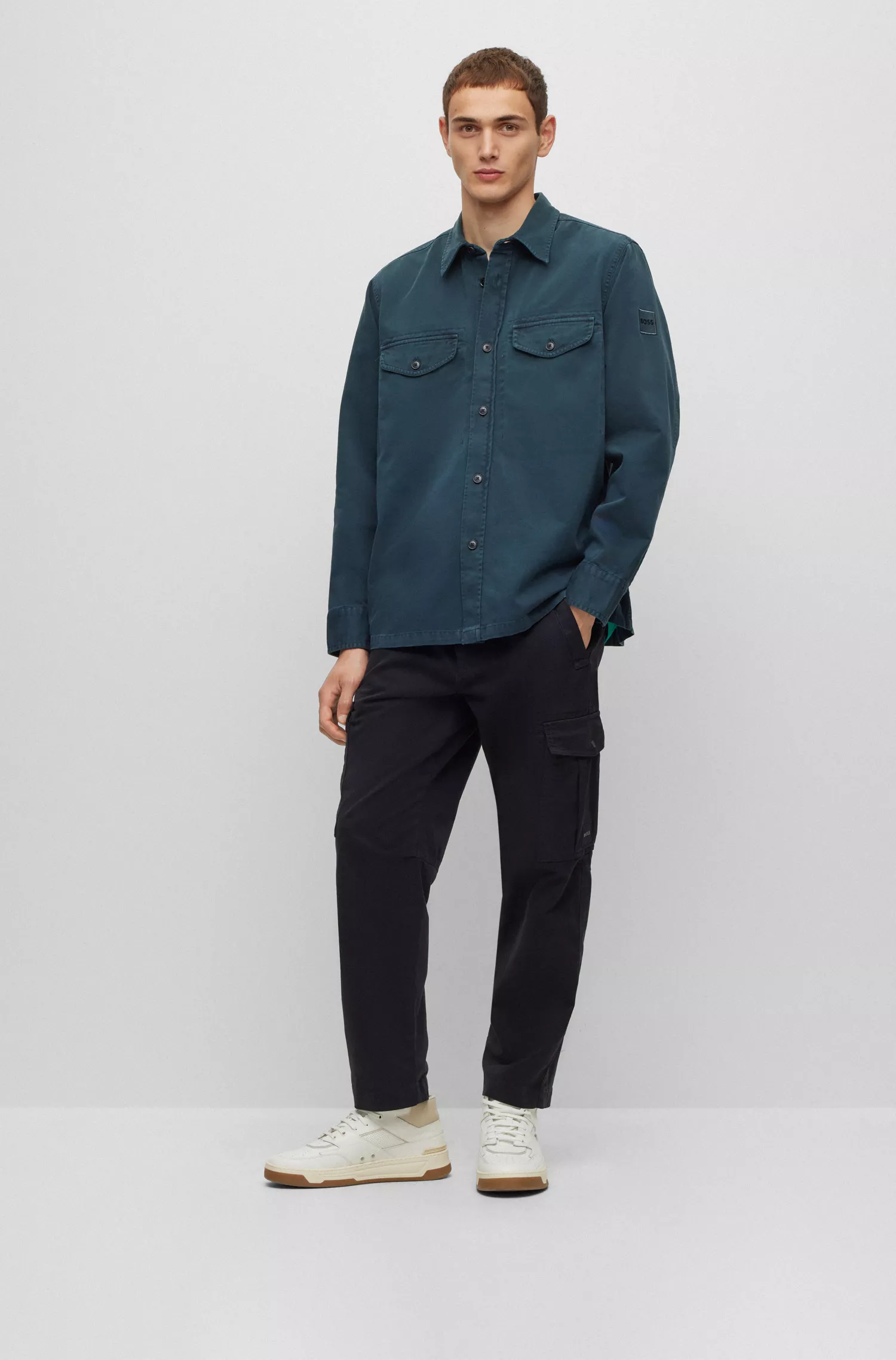 Sobretudo BOSS laranja, modelagem oversized, em sarja de algodão.