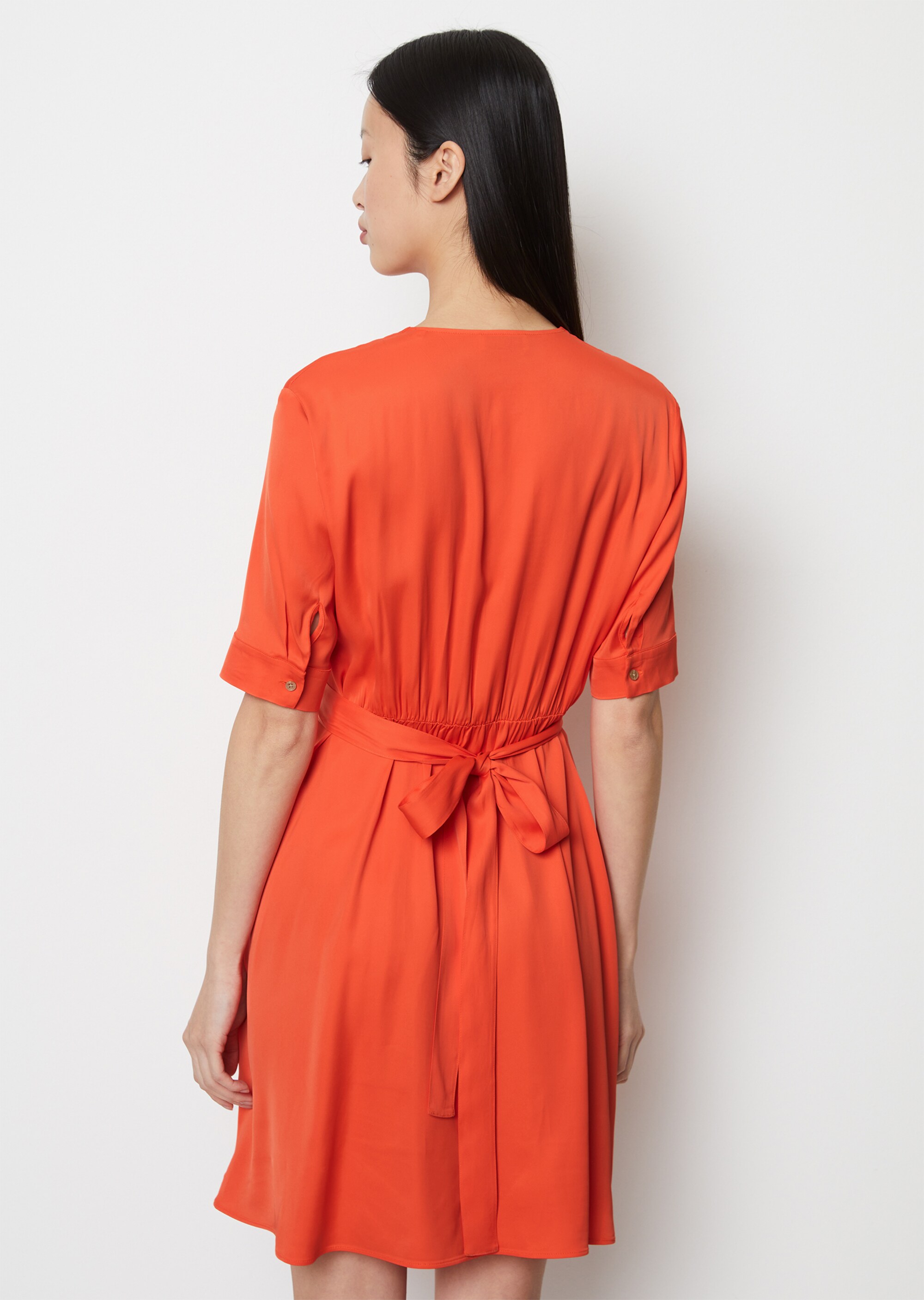 Wickelkleid relaxedaus Viskose-Satin