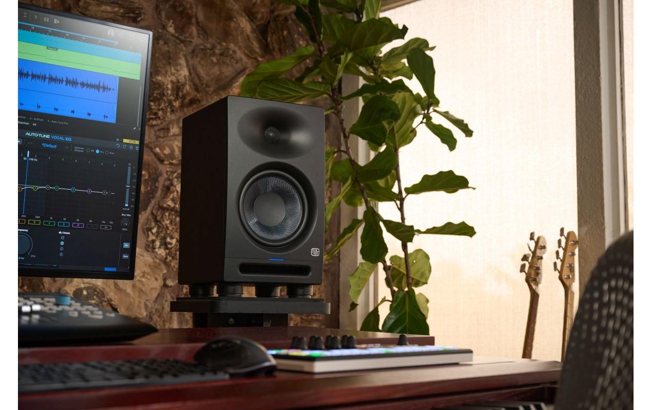 Studiomonitor Eris Studio 8 Schwarz<br>Aktive 8-Zoll 2-Wege-Studiomonitore mit EBM Wave Guide